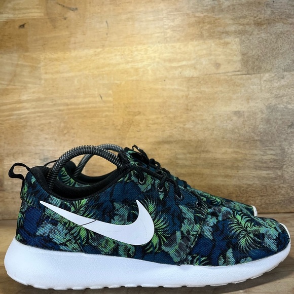Nike Roshe Run Poison Green Palm Trees Mens Size 8 Running Shoes Sneakers Blue - Picture 1 of 8